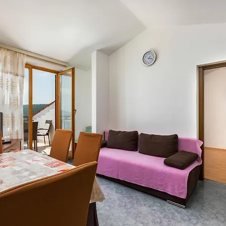 Josip Apartment *