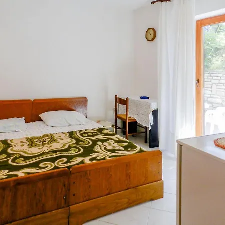 Josip Apartment *