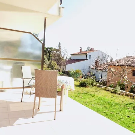 Josip Apartment *
